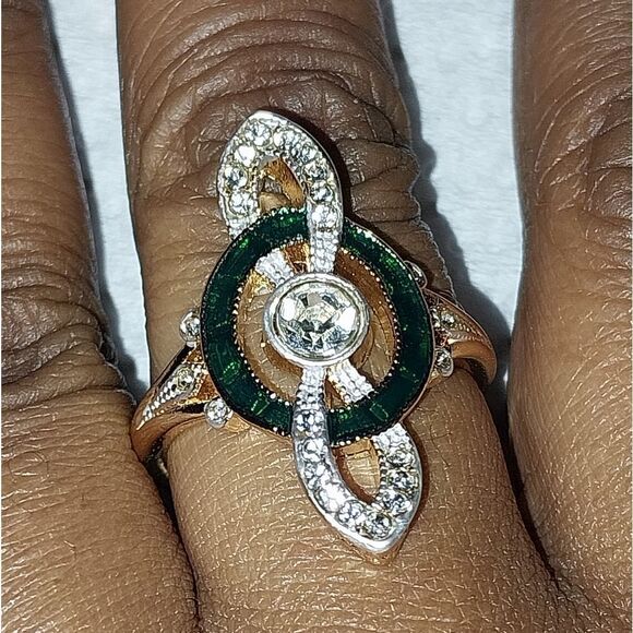 Vintage Cubic Zirconia decorative ring sz 9 - Picture 3 of 9